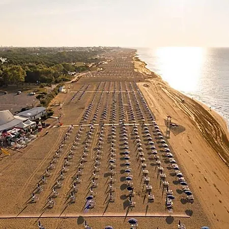 Hotel Nuovo - Piscina E Area Per Bambini Bibione
